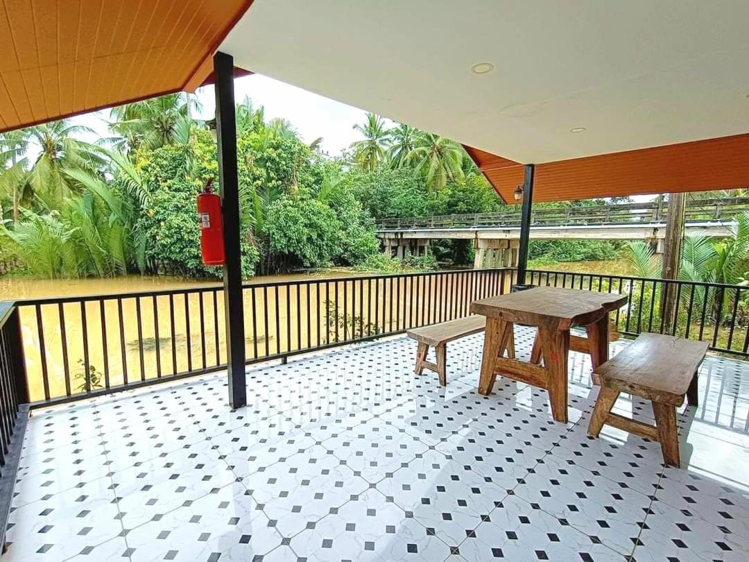 Amantra Homestay & Village スラート・ターニー エクステリア 写真